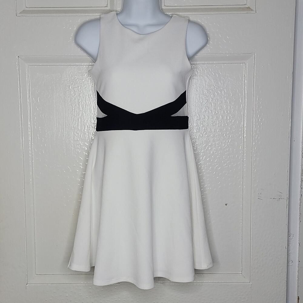 Girl's white/black dress Sz LG 10/12